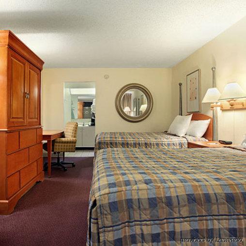 Express Inn & Suites Clearwater Pinellas Park Szoba fotó