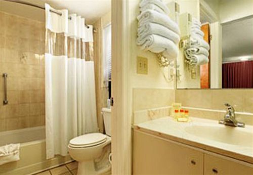 Express Inn & Suites Clearwater Pinellas Park Szoba fotó