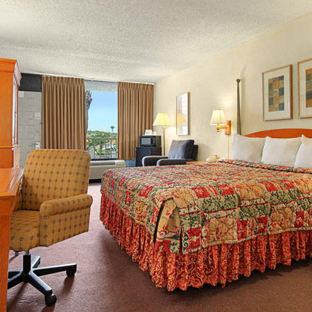 Express Inn & Suites Clearwater Pinellas Park Szoba fotó